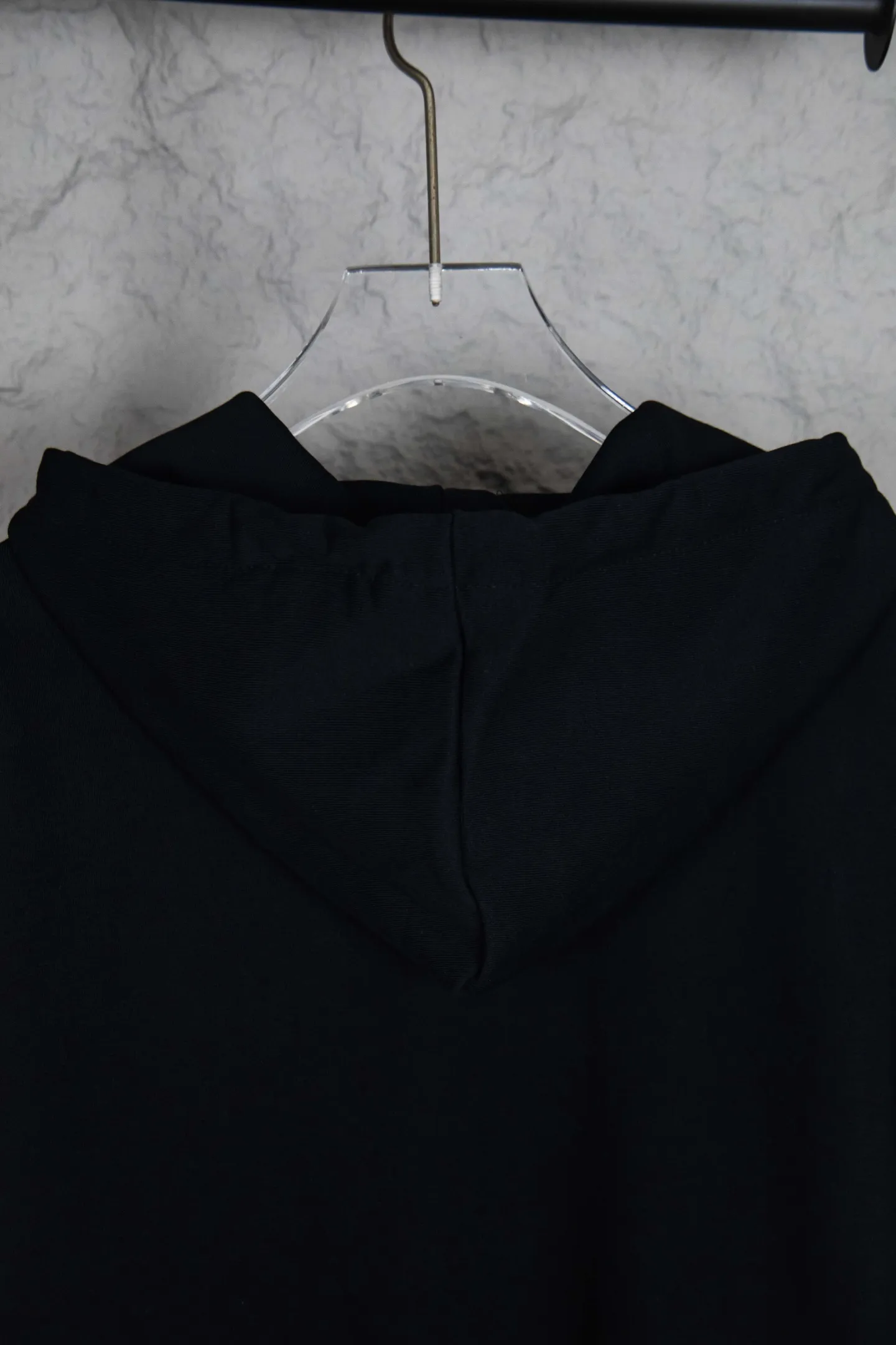 P230 Ralph Lauren/Ralph Lauren pony embroidered zipper cardigan hooded sweatshirt. This sweatshirt is available for everyone in autumn and winter. You can wear it casually no matter how you wear it! ! This hooded sweatshirt is decorated with the simple style that represents Ralph Lauren and is paired with a pony embroidery pattern, which is three-dimensional and full! The solid color fabric paired with exquisite embroidery instantly sets it off! Hooded sports design, loose and casual fit! The overall texture is very strong! Through the pictures, we can feel the thickness and texture of custom-woven and dyed threads. The workmanship is exquisite. They are shipped from major foreign trade factories. They are all made by masters with many years of experience. Everything is of high standards and requirements! Simple and versatile model ~ Made of imported pique cotton fabric, which is super delicate and soft, close to the body without being tied. All fabrics and accessories are original custom-made and of high quality! Perfectly reflects the brand’s sense of superiority! Standard cut, comfortable stretch, unrestricted movement! Highly practical, high-end and classy! Versatile style ~ can be paired with jeans or jogging pants. Ideal for transitioning from your morning commute to weekend events! Size: S-XL Color: Gray Navy Black